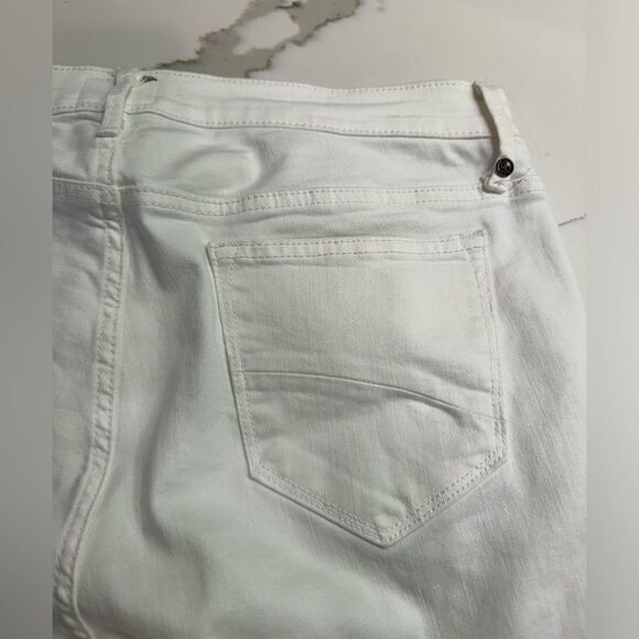 Driftwood Anthropology White cuffed jeans crops size 32 - Picture 7 of 15